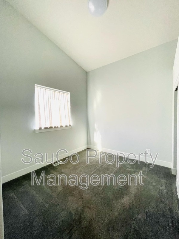 Building Photo - 515 S 10th St