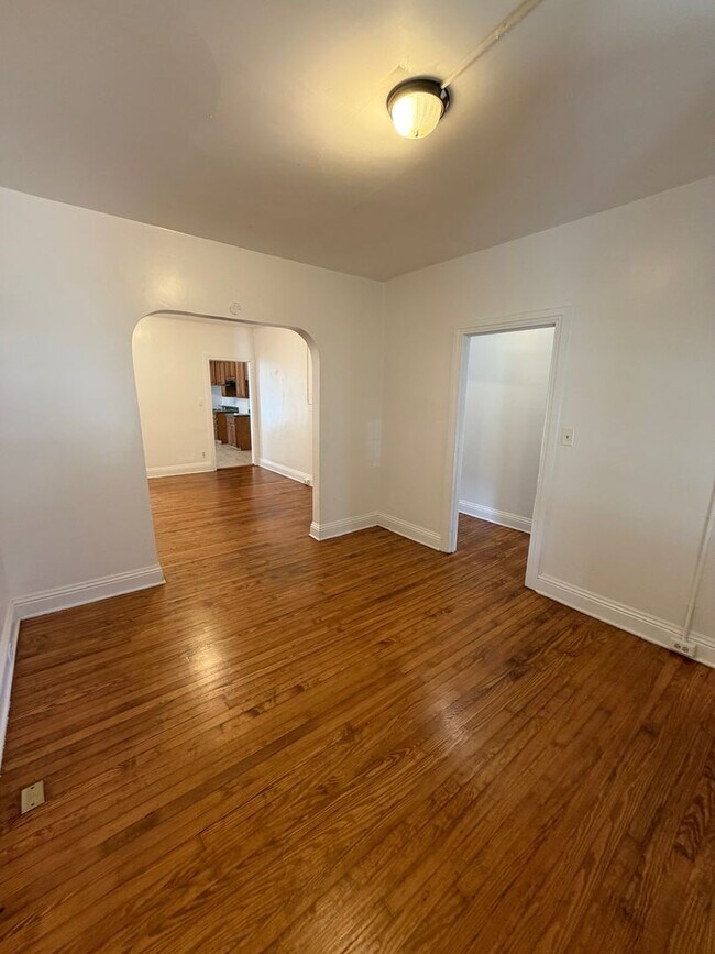 Building Photo - 835 Liden Ave