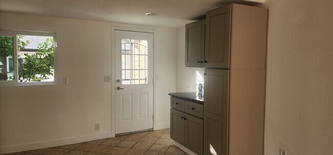 Kitchen - 540 Oak St