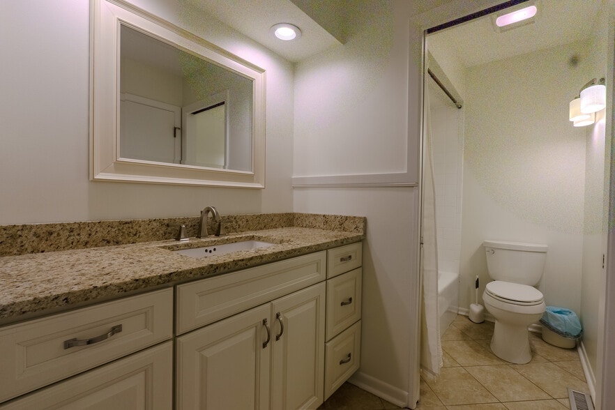 Building Photo - 218 Baltusrol Rd