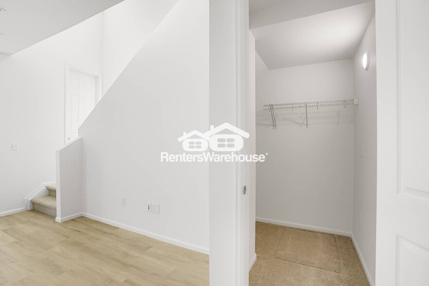 Building Photo - 6601 N Netherland St