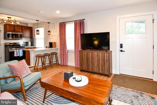 Building Photo - 503 Woodston Rd