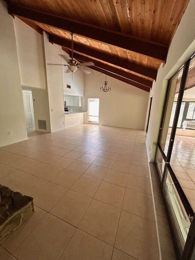 Building Photo - Newly renovated 3/2 Home in the Wedgewood ...