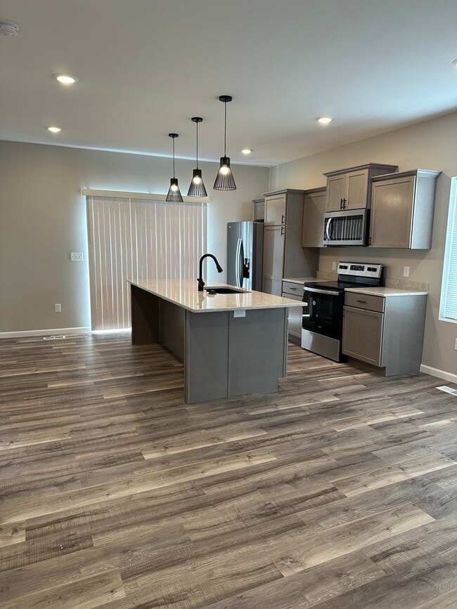 Building Photo - 2521-2521 Granite Dr NW