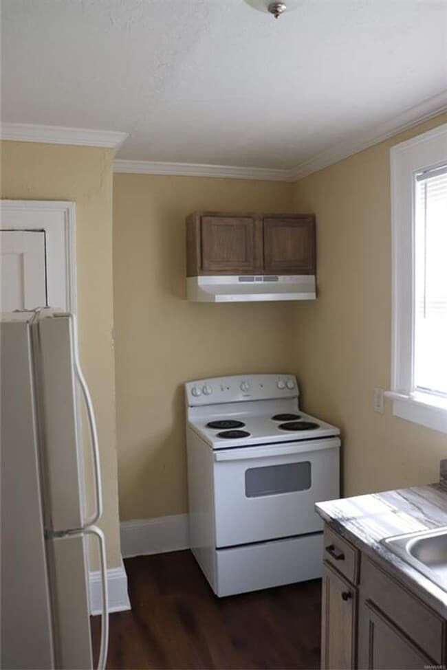 Building Photo - 471 Earl Pl