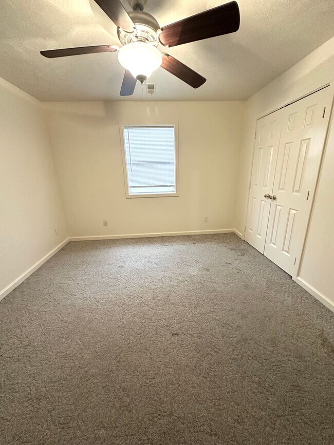 Building Photo - 3-Bedroom Home with Large Backyard & Carport