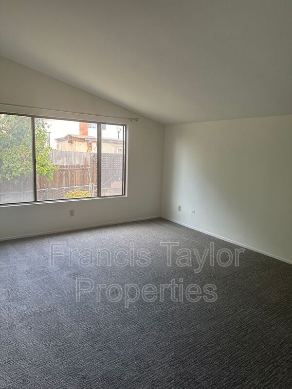 Building Photo - 954 Cornwell Ct