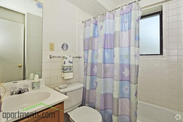 Bathroom - Glenfield Apartments