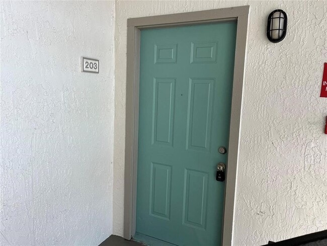 Building Photo - 2131 Cascades Blvd