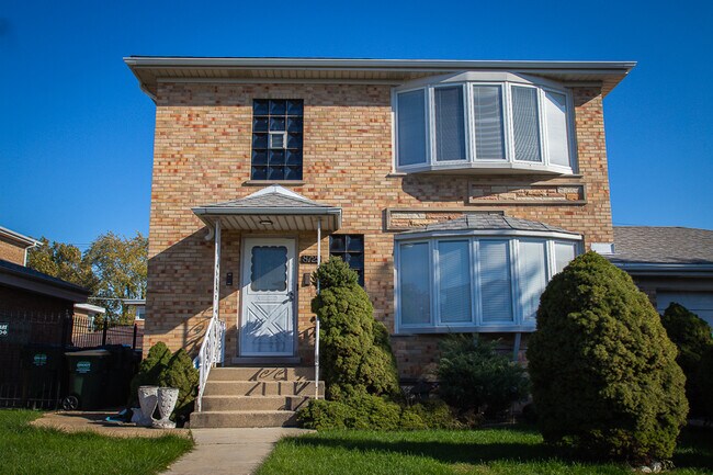 Primary Photo - 8729 N Wisner St