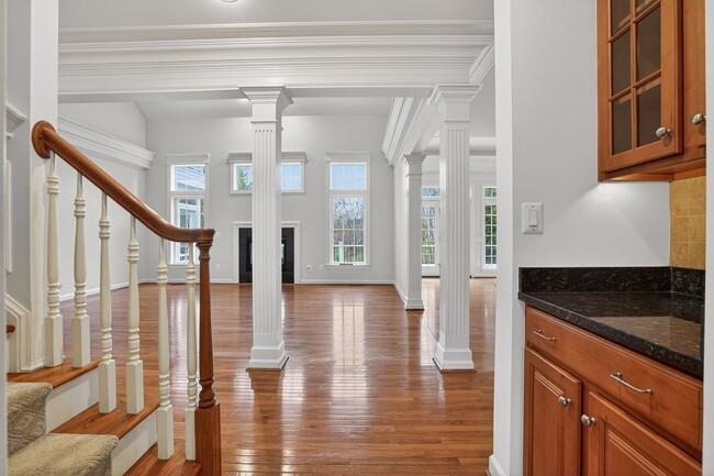 Building Photo - 43286 Canal Creek Pl