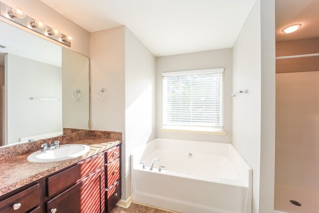 Building Photo - 474 Highland Falls Dr