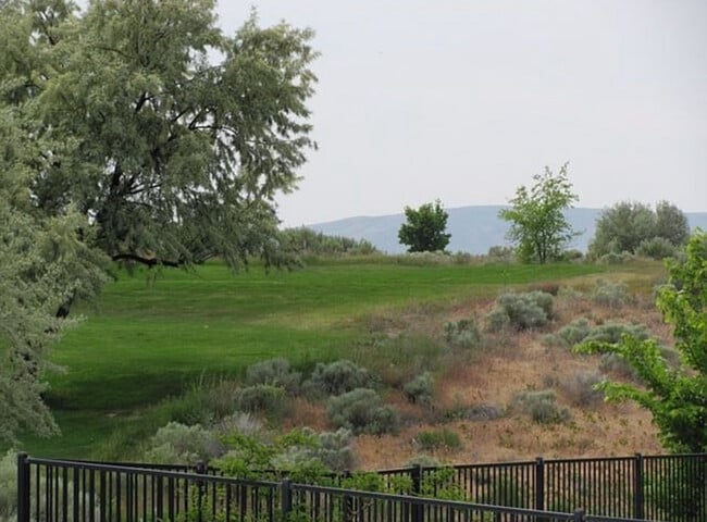 Primary Photo - 2645 Stonecreek Dr