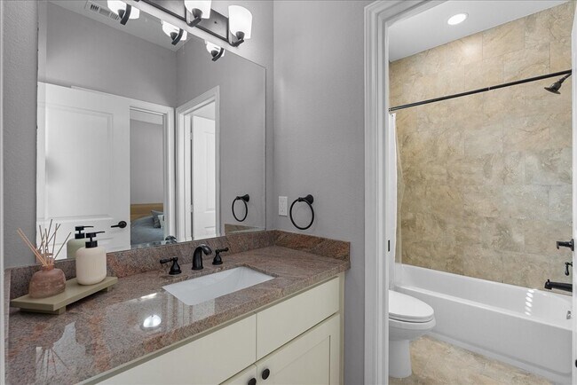 Building Photo - 20061 Torrey Pines Ln