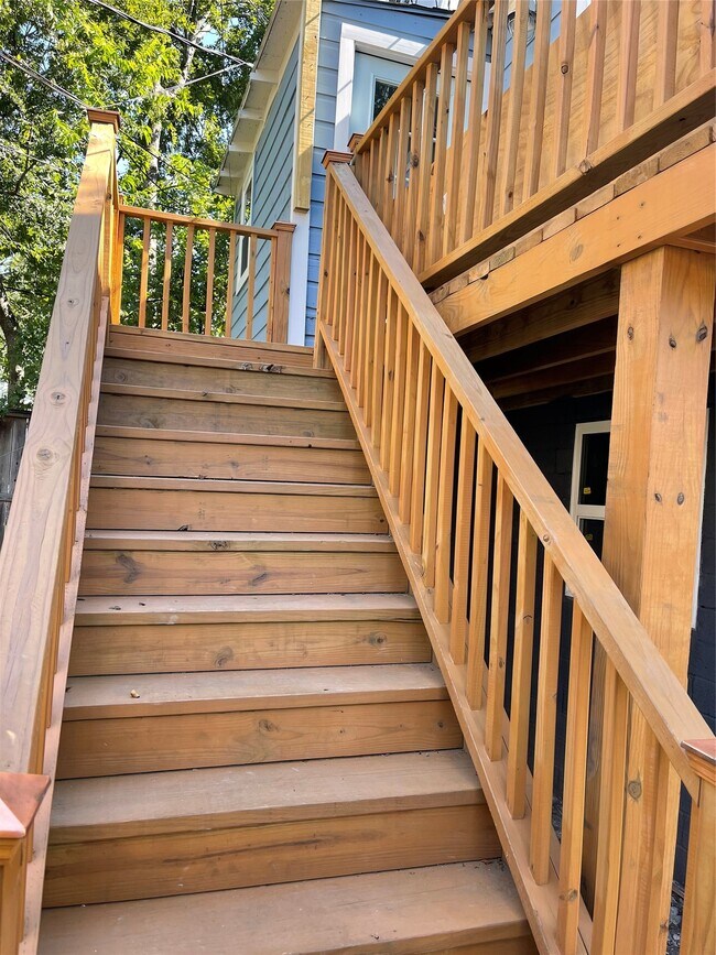 Building Photo - 1411 Godwin St