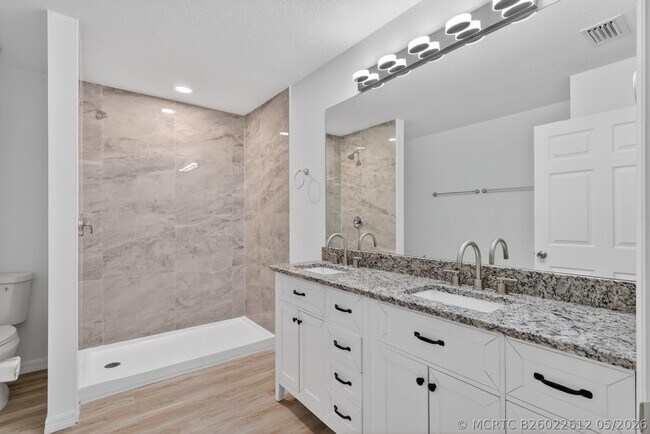 Building Photo - 2206 S 34th St