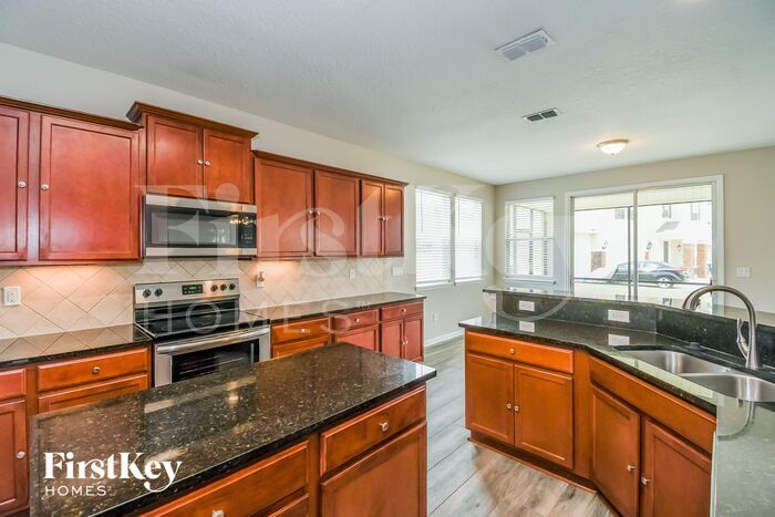 Building Photo - 1592 Oldenburg Dr