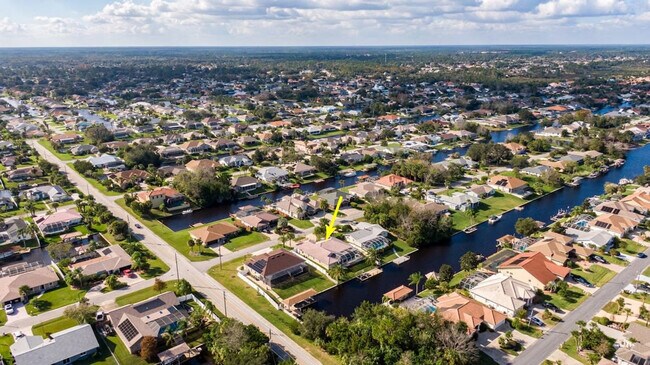 Building Photo - 6 Clinton Ct N