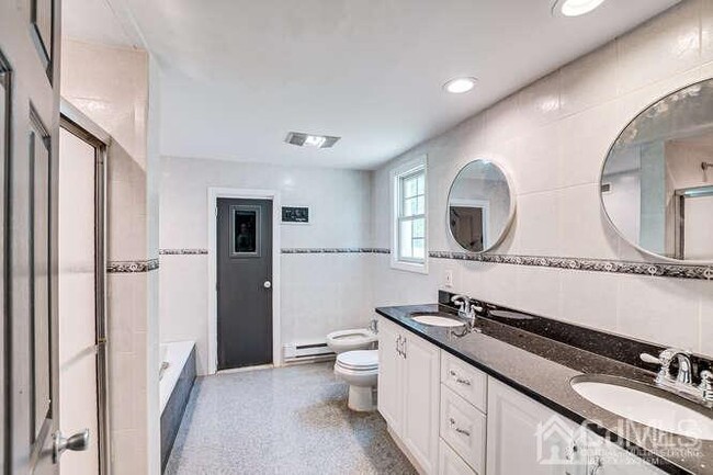 Building Photo - 55 Devon Rd