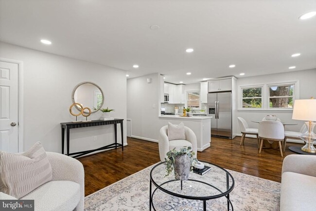 Building Photo - 2711 Groveton St