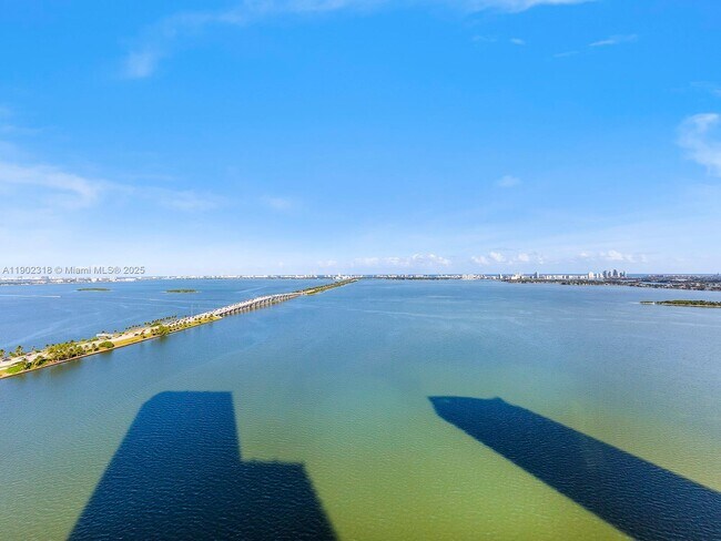 Building Photo - 3131 NE 7th Ave