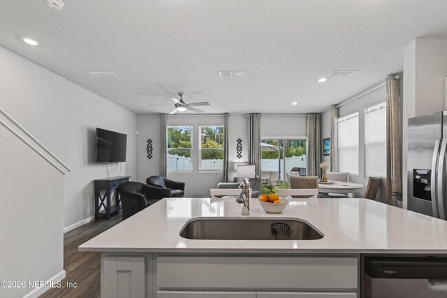 Building Photo - 14532 Macadamia Ln