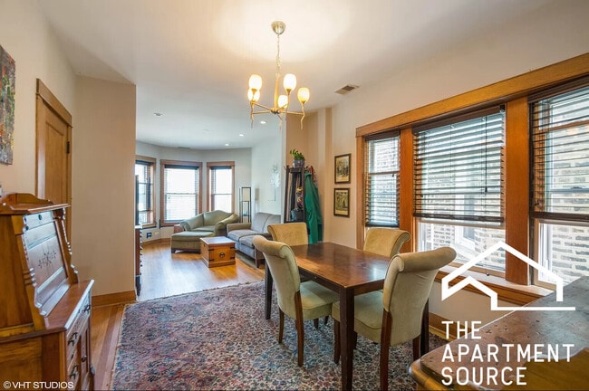 Building Photo - 2509 W Diversey Ave