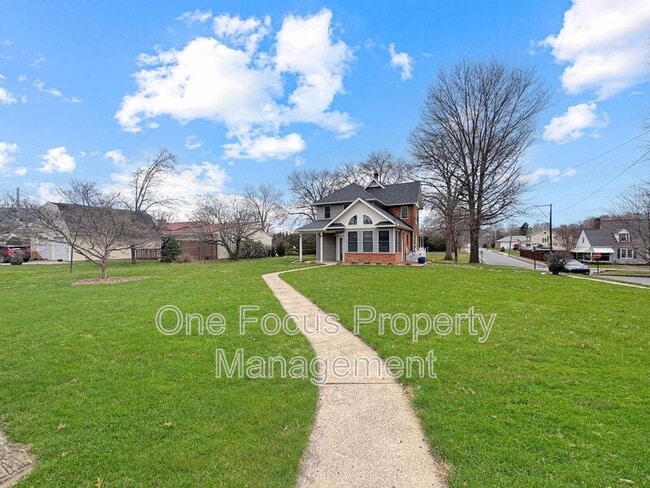 Building Photo - 340 Washington St N