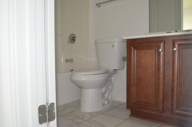 Building Photo - 15 Creekwater Dr