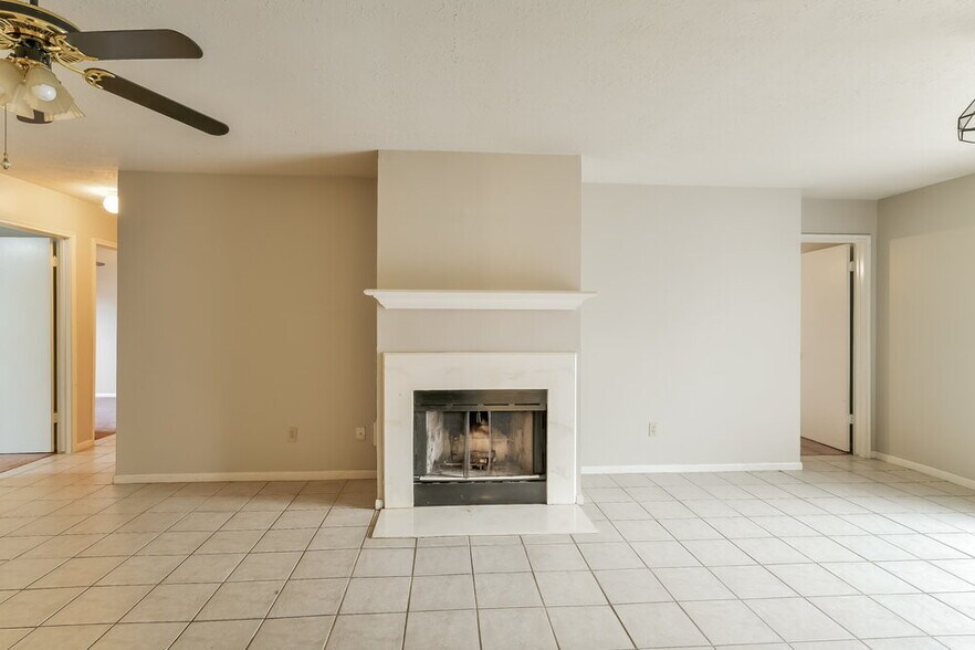 Building Photo - 28907 Binefield St