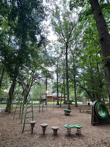 Neighborhood Park and Clubhouse (3 minute walk) - 121 Candleberry Cir