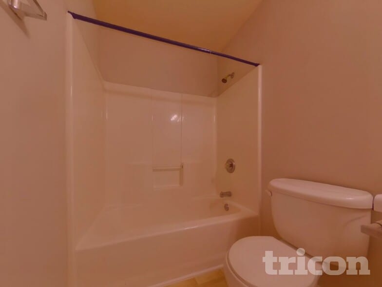 Building Photo - 3020 Lake Park Ct