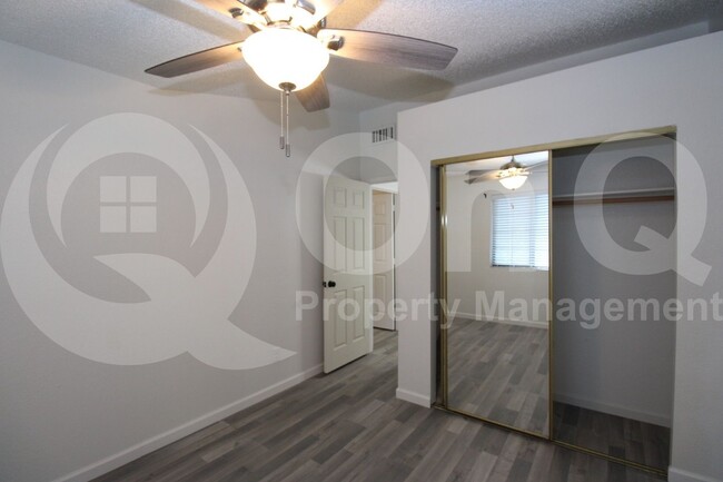 Building Photo - 170 E Guadalupe Rd