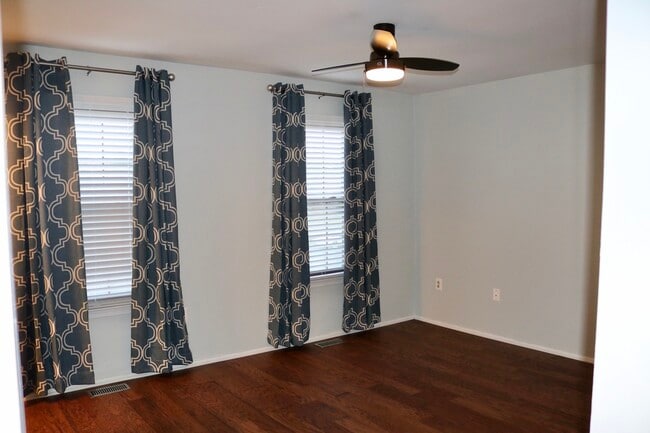 Building Photo - 611 Cornwall Ct