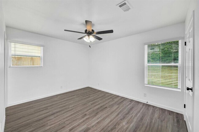 Building Photo - 6506 King George Dr