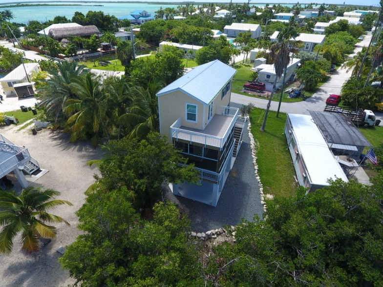 Building Photo - 2 Beach Dr