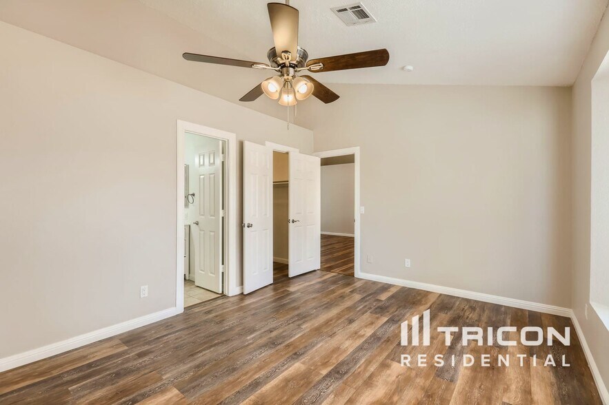 Building Photo - 673 E Estrella Dr