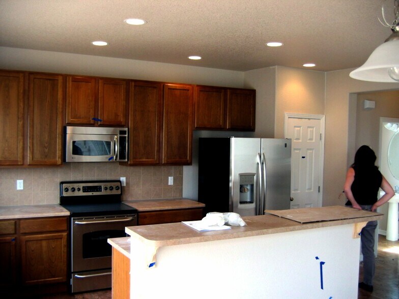 Building Photo - 7113 Cowgirl Way