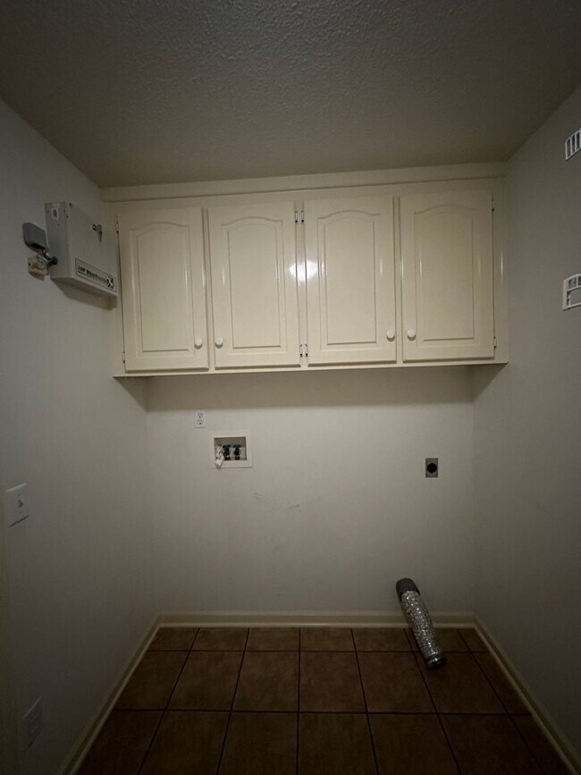 Building Photo - Enterprise Country Club!  Short Term Renta...