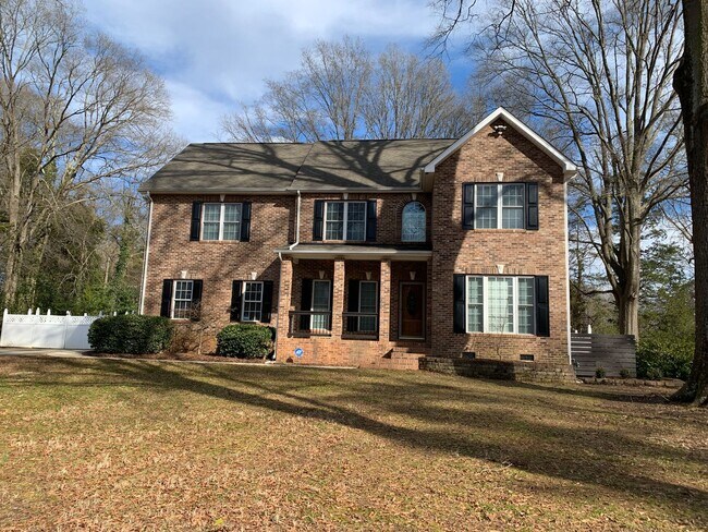 Building Photo - Historic downtown Matthews!