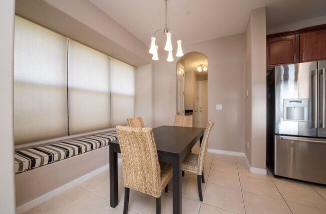 Building Photo - Large, Executive style 3/2.5 Lakefront/POOL Home in East Park of Lake Nona