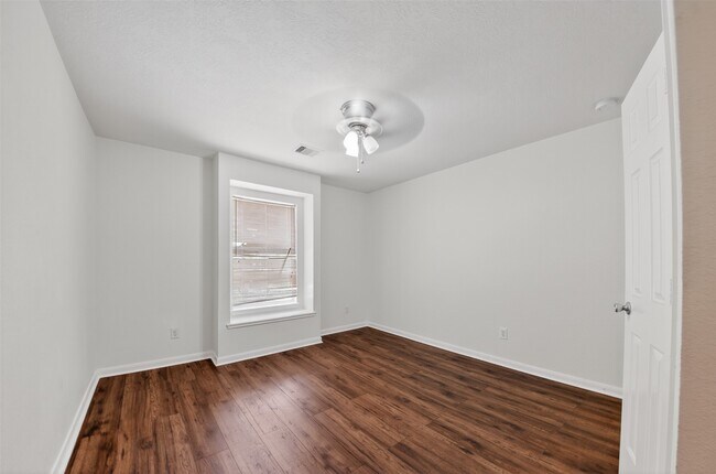Building Photo - 15323 Trinity Meadow Dr