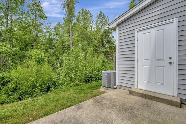 Building Photo - 282 Killian Way