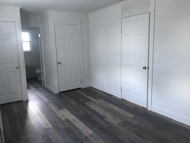 Building Photo - 146 S Country Rd