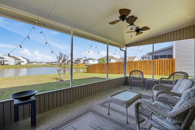 Building Photo - 225 Willow Point Cir