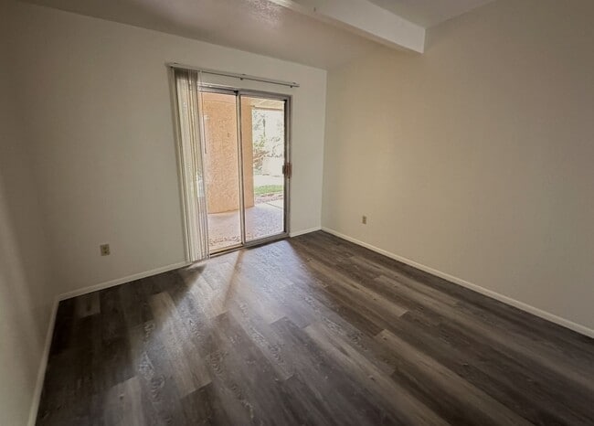 Building Photo - TOWNHOME - WILD TURKEY