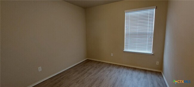 Building Photo - 1556 Birmingham Dr