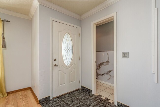 Building Photo - 4/2 Tampa Home