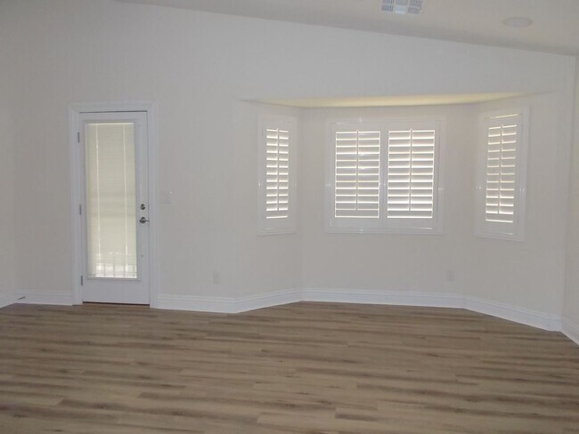 Building Photo - 8317 W Jeremiahs Lodge Ave