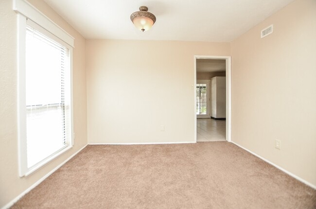 Building Photo - 17323 Glenpatti Dr